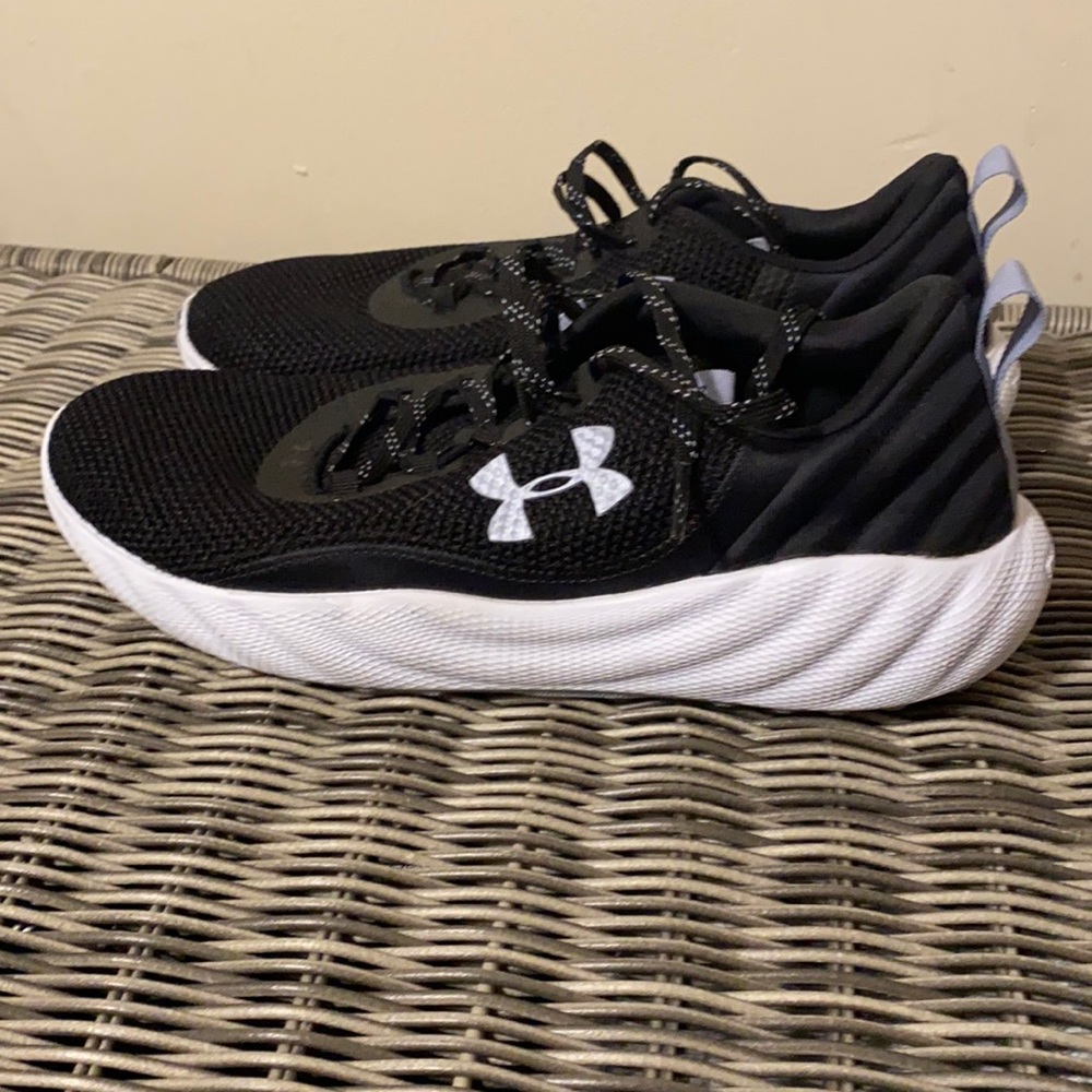 Under armour women’s sneakers new